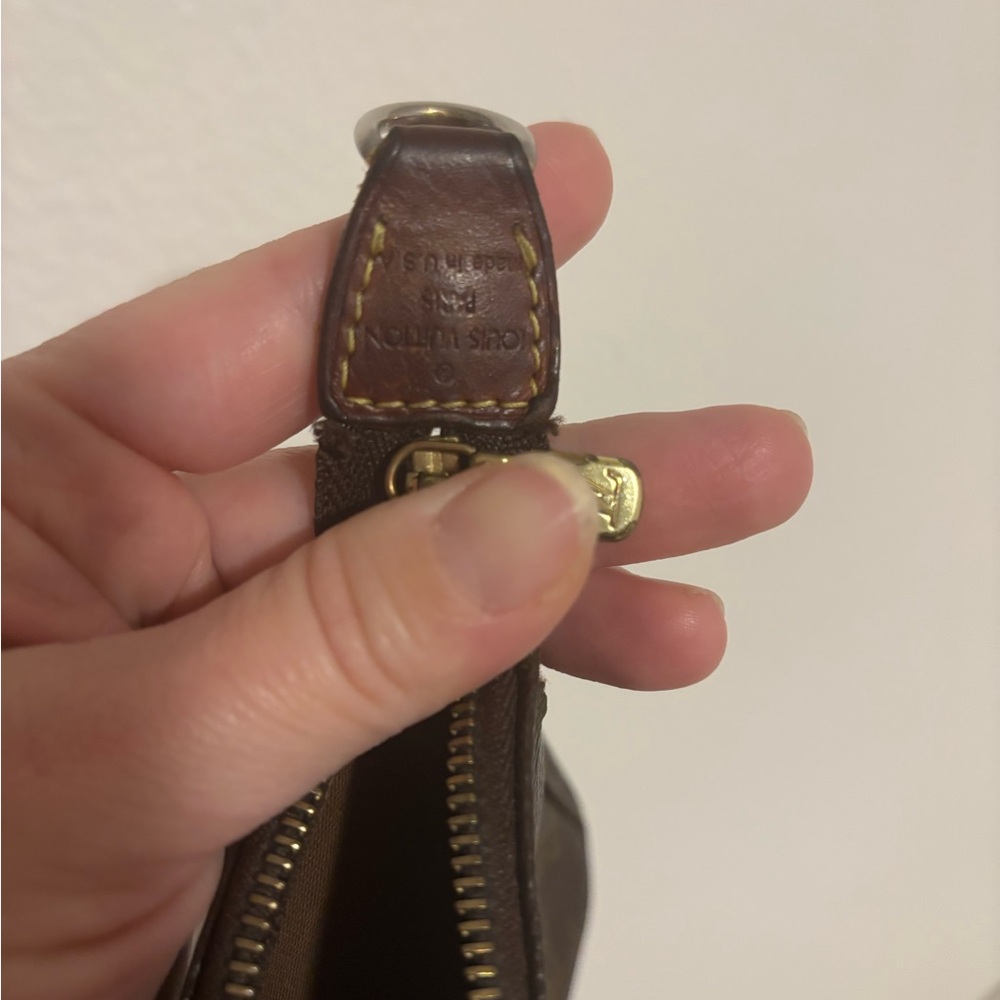 Louis Vuitton Monogram pochette - Picture 3 of 4